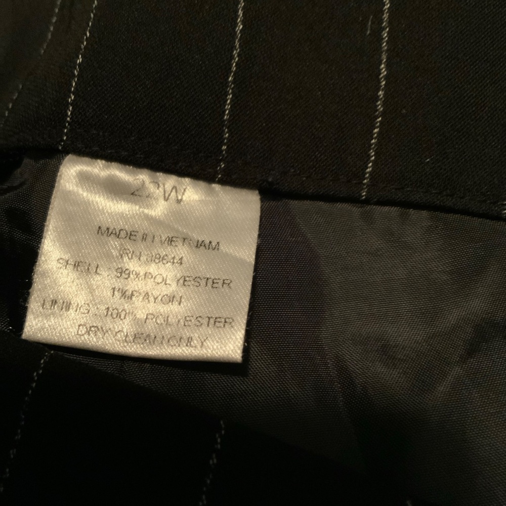 John Meyer Women’s Pant Suit - Picture 7 of 7